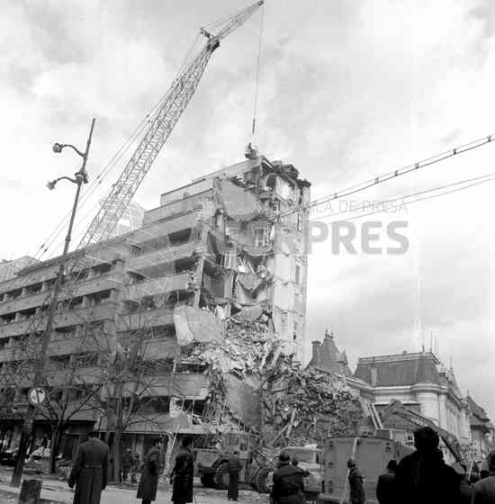 octavianpantis-ce-iei-cu-tine-la-cutremur